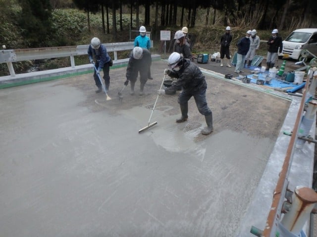 HI-SPECシール工法 (CPタイプ コンクリート舗装用)/高浸透型床版防水材 